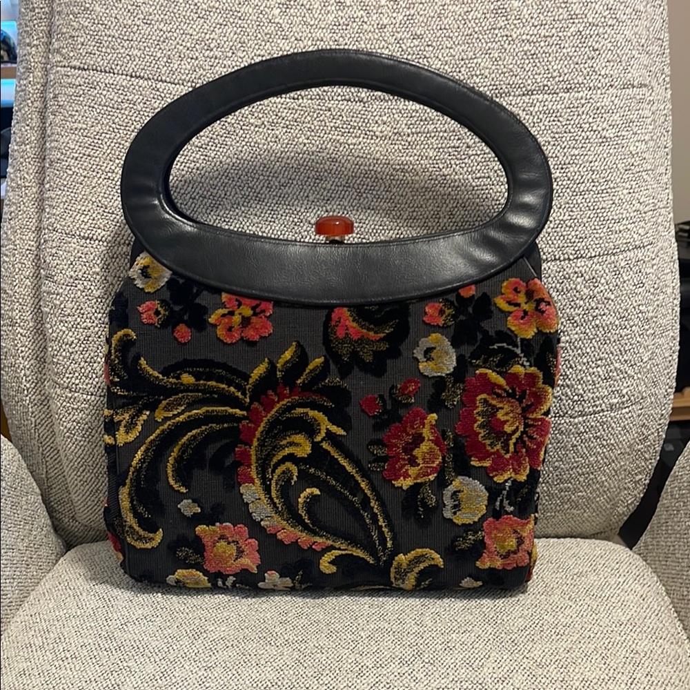 Vintage 70’s Carpet Bag Floral velvet tapestry handbag with acrylic snap lock
